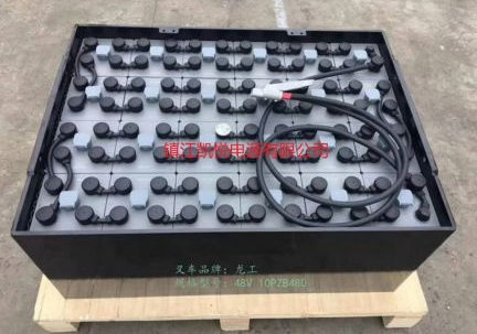 叉车蓄电池极板制造器械