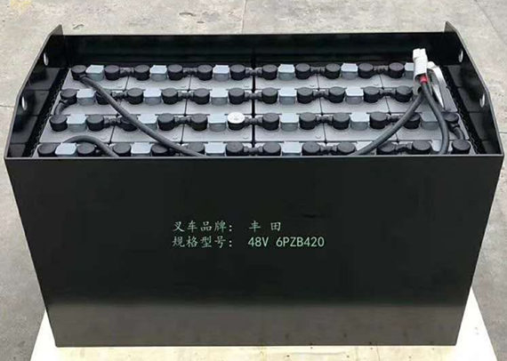 叉车蓄电池失掉水分后电解及铅酸的比例